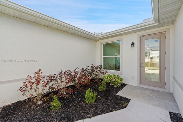 3 of 27 - 957 Commodore St, Lehigh Acres, FL