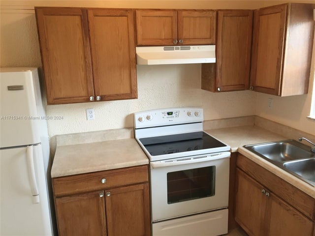3 of 13 - 4132 Sw 61st Ave 3, Davie, FL