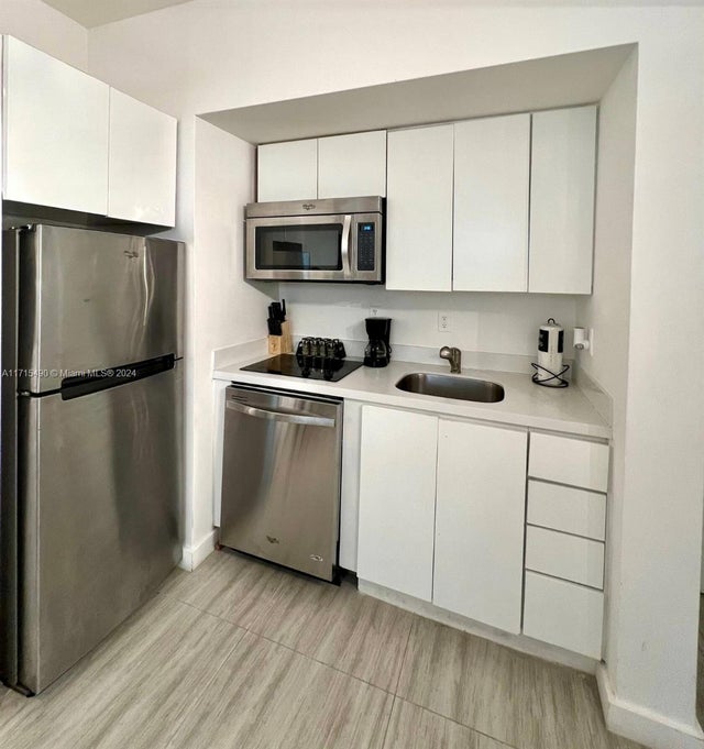 2 of 5 - 1611 Meridian Ave 102, Miami Beach, FL