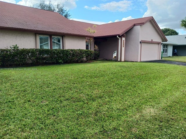 2 of 31 - 7446 Nw 47th Pl, Lauderhill, FL