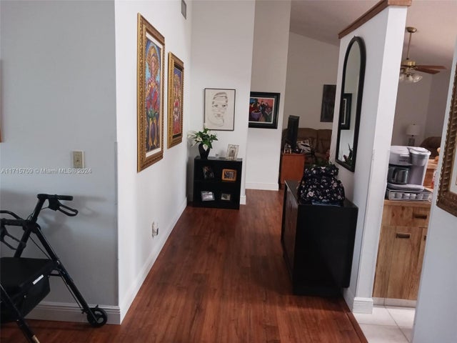 5 of 31 - 7446 Nw 47th Pl, Lauderhill, FL