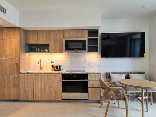 3 of 19 - 601 Ne 1 Ave 3112, Miami, FL