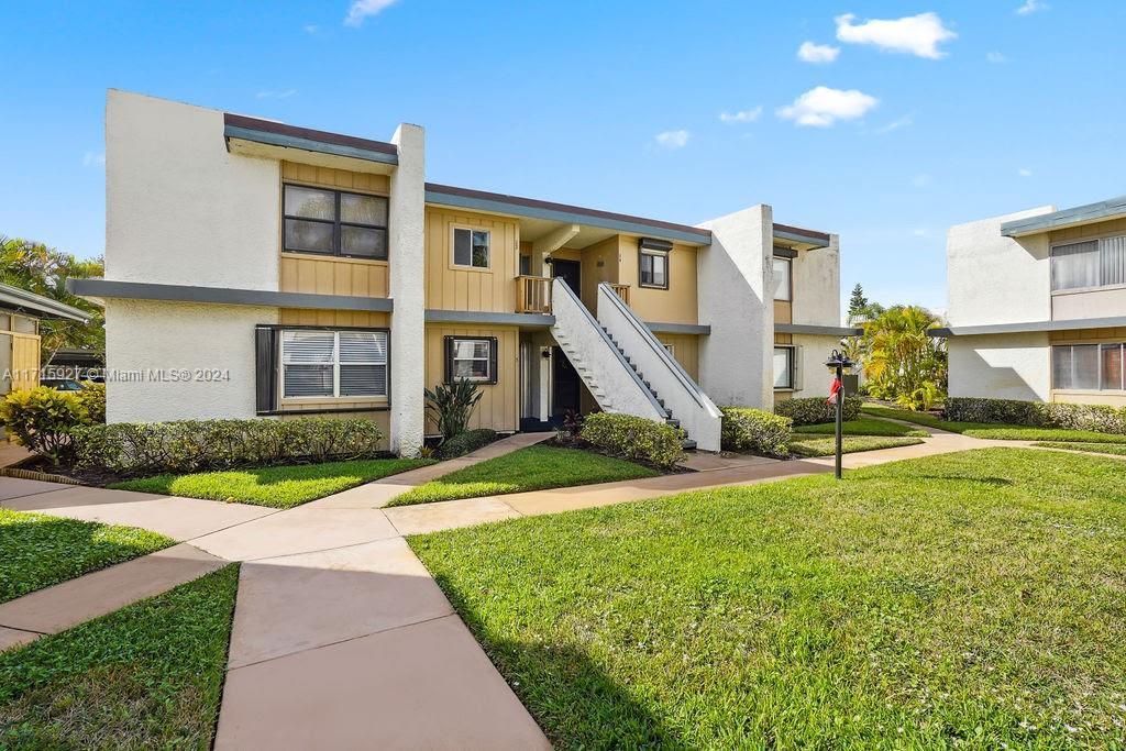 1551 Ne 13th Ter 13, Jensen Beach