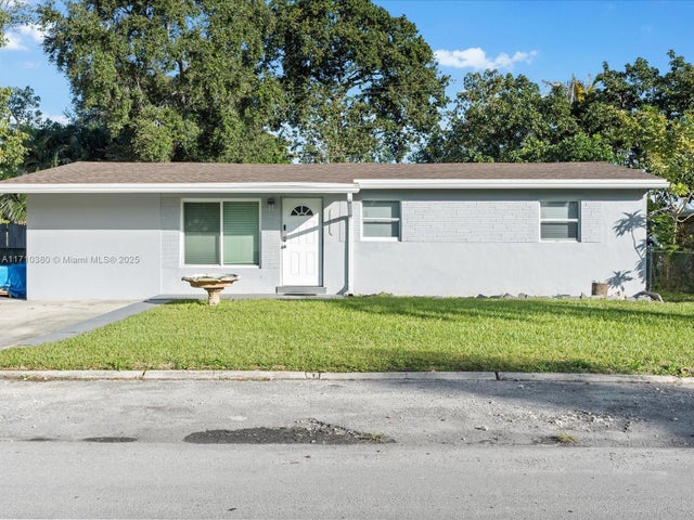 2 of 26 - 4255 Sw 50th St, Dania Beach, FL
