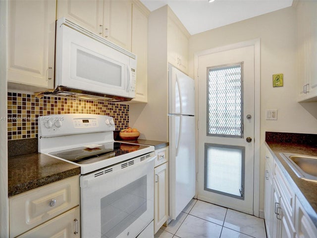 2 of 27 - 17000 Ne 14th Ave 206, North Miami Beach, FL