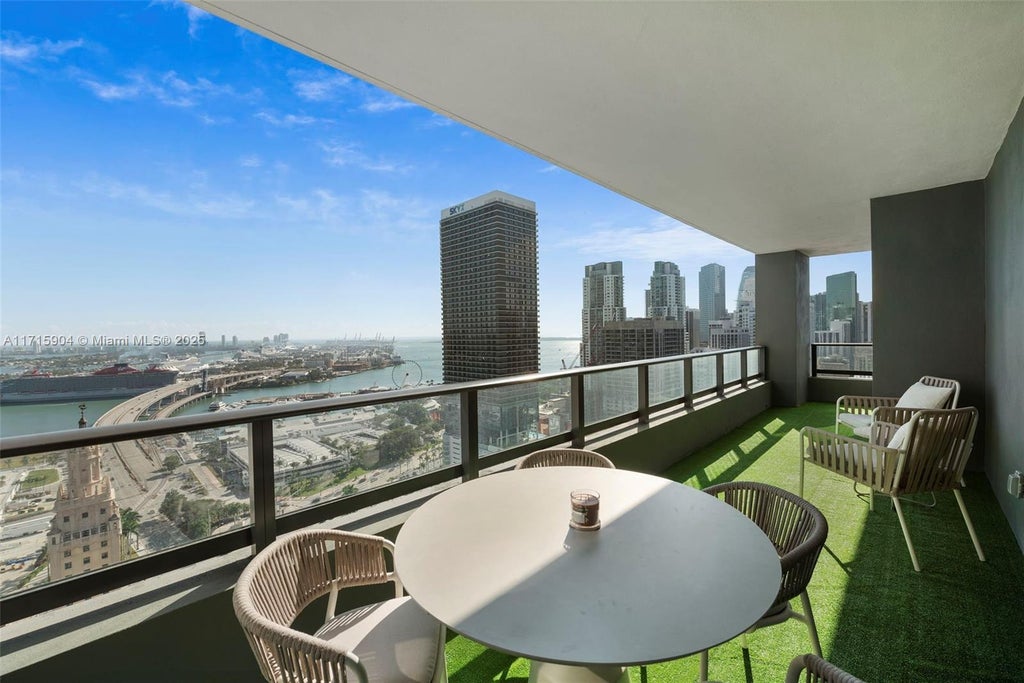 601 Ne 1 Ave 2816, Miami