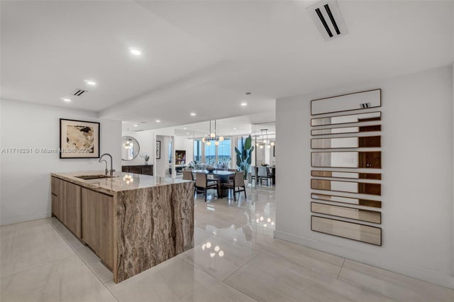 3 of 39 - 1500 Ocean Drive 1003, Miami Beach, FL