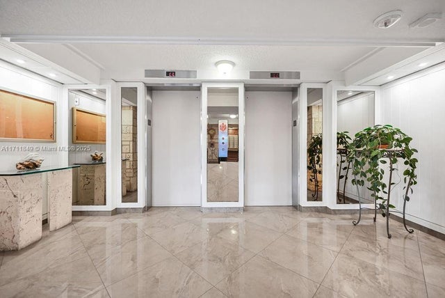 4 of 47 - 322 Buchanan St 1008, Hollywood, FL