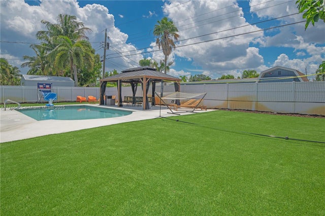 4 of 79 - 317 Se 7th Ave, Deerfield Beach, FL