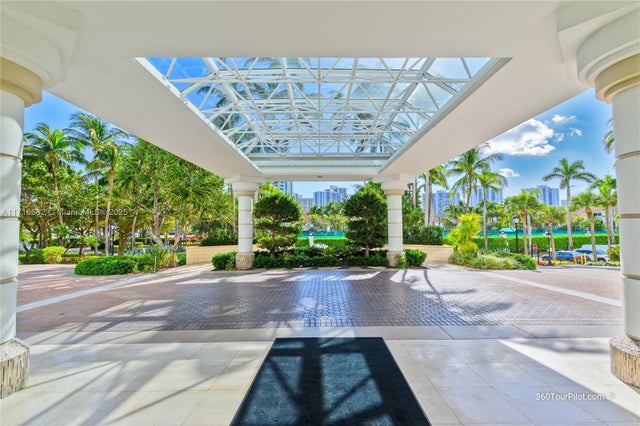 4 of 50 - 21050 Point Pl 2001, Aventura, FL