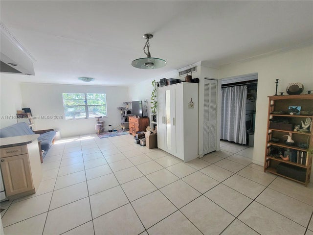 5 of 20 - 1230 Ne 139th St 304, North Miami, FL