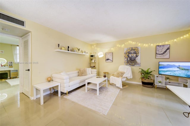 4 of 27 - 1040 Se 4th Ave 128, Deerfield Beach, FL