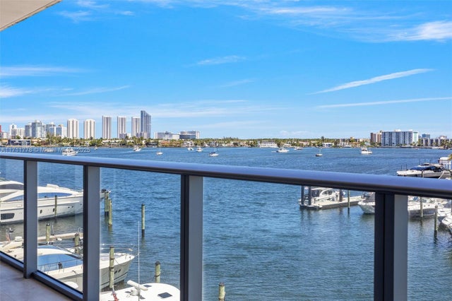 1 of 58 - 17301 Biscayne Blvd 305, North Miami Beach, FL
