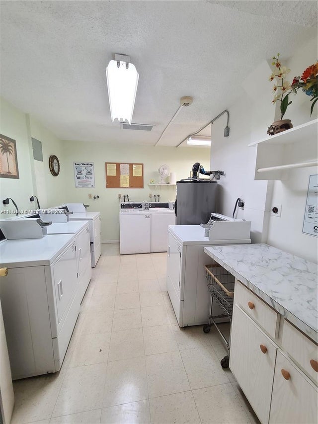5 of 9 - 4881 Nw 22nd St A2, Lauderhill, FL