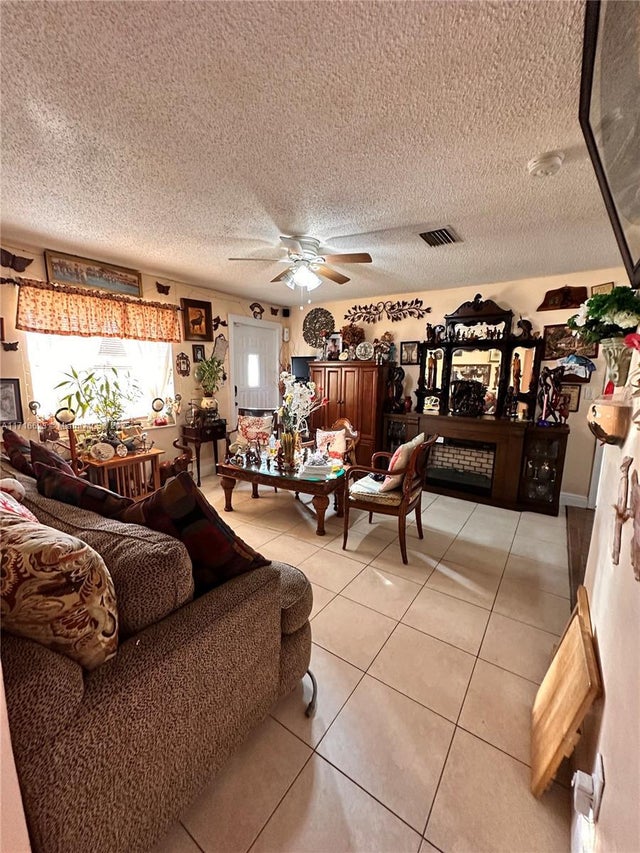 3 of 6 - 2469 Fletcher St, Hollywood, FL