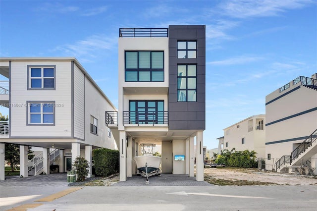 1 of 59 - 94825 Overseas Hwy #94, Key Largo, FL