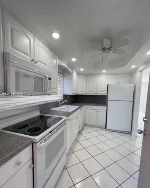 4 of 11 - 1020 94th St 203, Bay Harbor Islands, FL