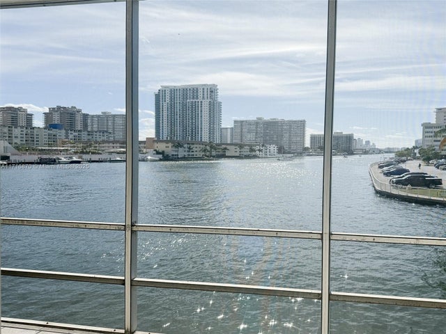 3 of 44 - 2600 Diana Dr 209, Hallandale Beach, FL