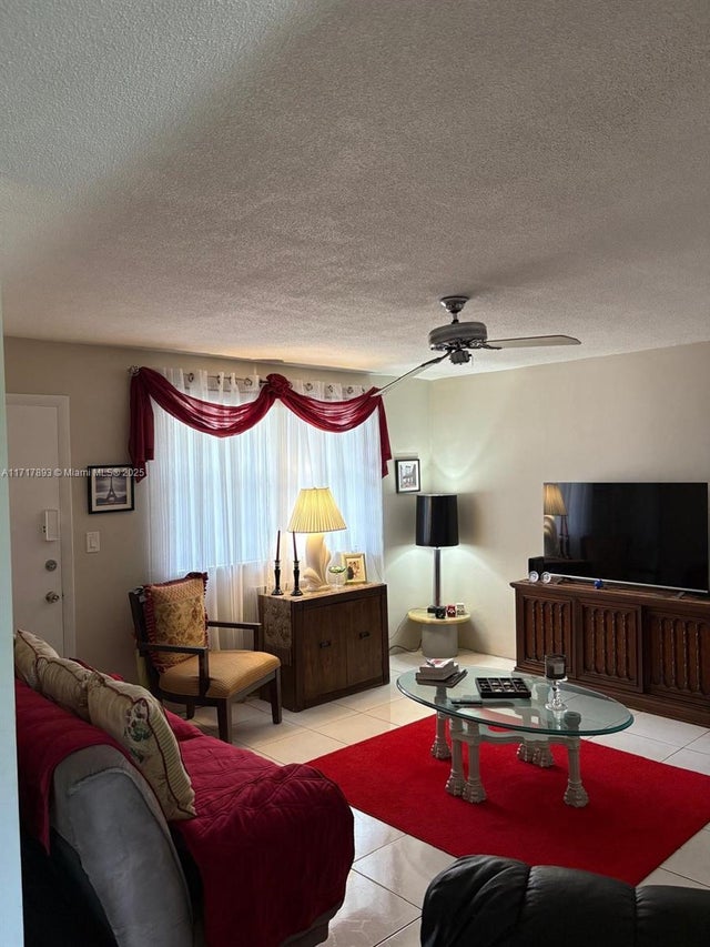 3 of 7 - 16801 Ne 13th Ave 107, Miami, FL