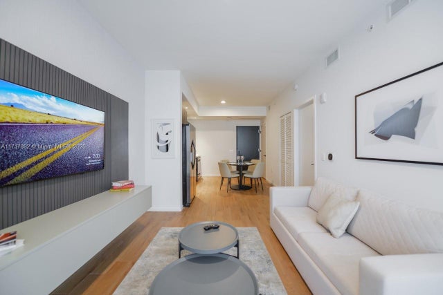 4 of 26 - 398 Ne 5th St 2810, Miami, FL