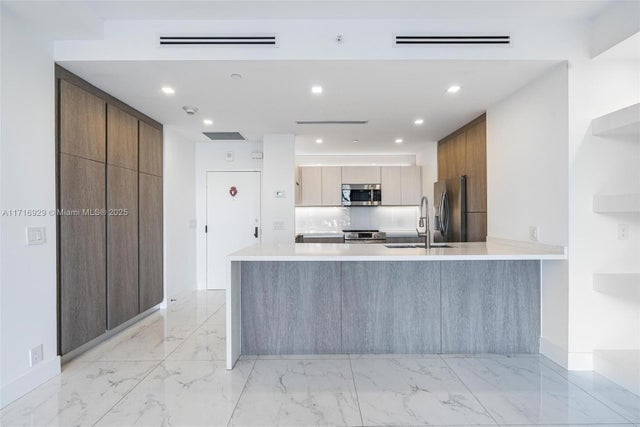2 of 49 - 151 Crandon Blvd 534, Key Biscayne, FL