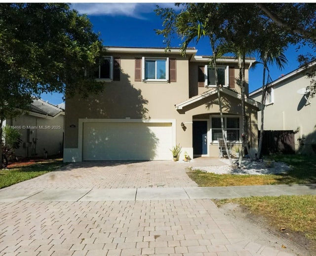 1 of 27 - 3455 Ne 1st St, Homestead, FL