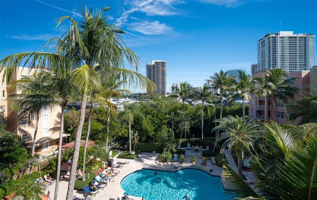 3 of 33 - 19801 E Country Club Dr 4508, Aventura, FL