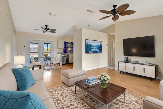 1 of 44 - 205 Sw Christmas Ter, Port St Lucie, FL