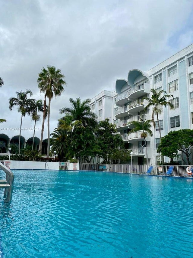 2 of 16 - 492 Nw 165th St Rd C415, Miami, FL