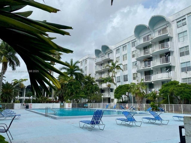 3 of 16 - 492 Nw 165th St Rd C415, Miami, FL