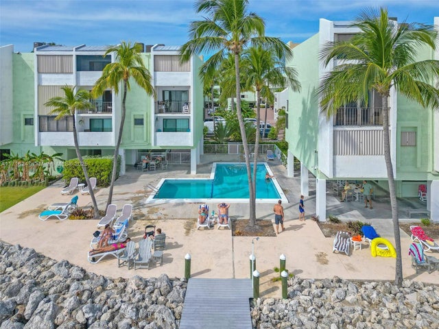 1 of 35 - 87465 Old Hwy 102, Islamorada, FL
