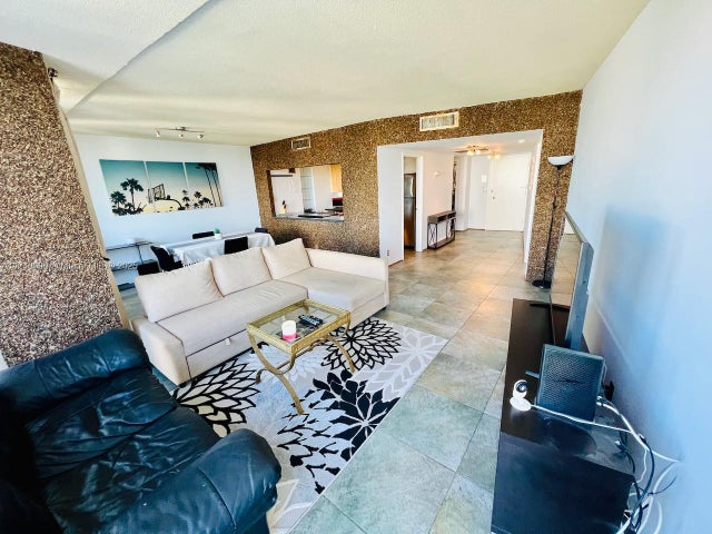 5 of 40 - 900 Bay Dr 411, Miami Beach, FL