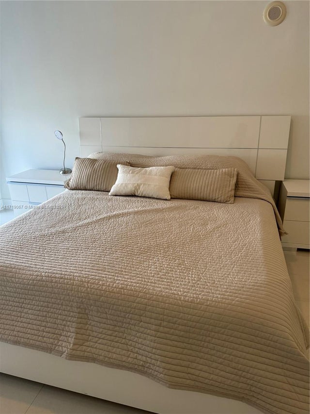 4 of 21 - 16001 Collins Ave 2605, Sunny Isles Beach, FL