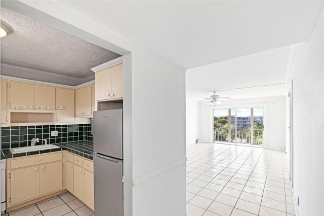 2 of 41 - 4650 Washington St 504, Hollywood, FL