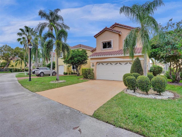 5 of 61 - 1046 Se 6th Ct, Dania Beach, FL