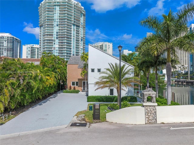 2 of 56 - 201 Atlantic Ave, Sunny Isles Beach, FL