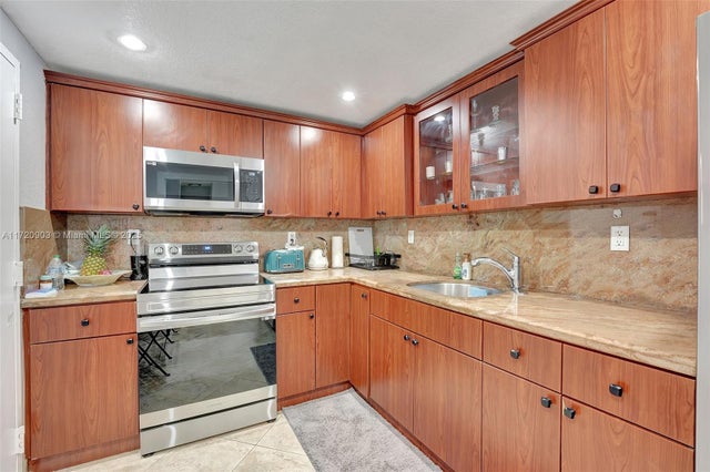3 of 38 - 1950 S Ocean Dr. 6b, Hallandale Beach, FL