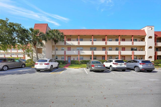 1 of 42 - 2931 E Sunrise Lakes Dr 202, Sunrise, FL