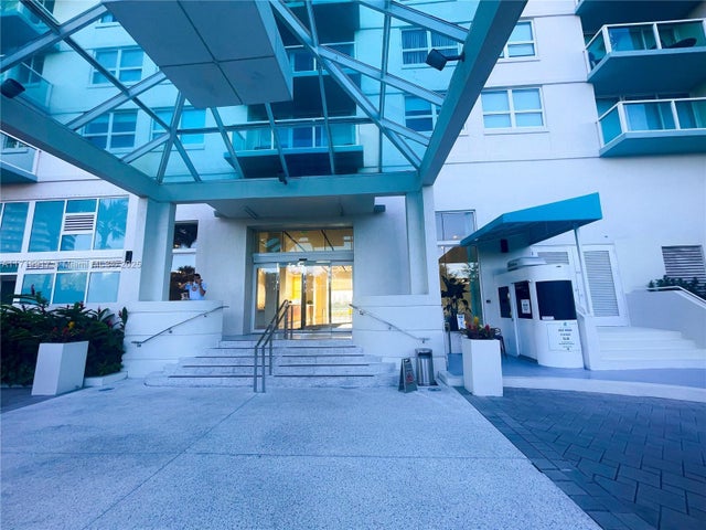 4 of 64 - 650 West Ave 1811, Miami Beach, FL