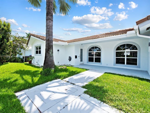 1 of 37 - 6301 Ne 20 Ter, Fort Lauderdale, FL