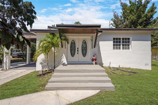 2 of 39 - 571 Raven Ave, Miami Springs, FL