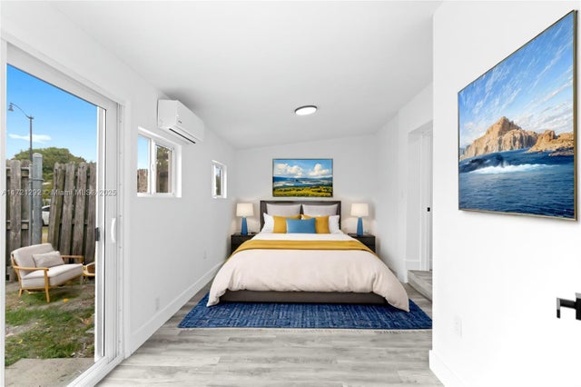 2 of 11 - 1560 Ne 42nd Ct, Pompano Beach, FL
