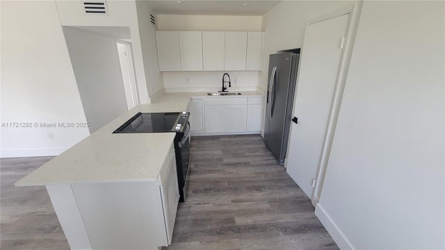 5 of 11 - 1560 Ne 42nd Ct, Pompano Beach, FL
