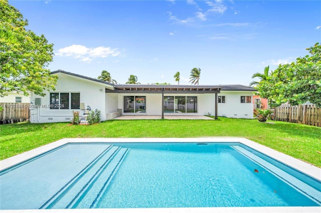 1 of 32 - 1418 Jefferson St, Hollywood, FL
