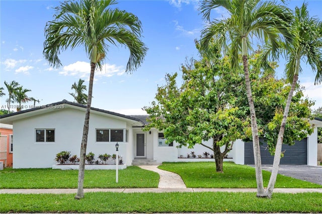 2 of 32 - 1418 Jefferson St, Hollywood, FL