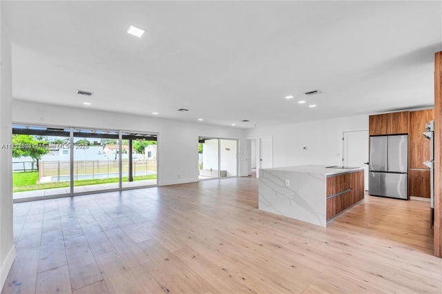 3 of 32 - 1418 Jefferson St, Hollywood, FL