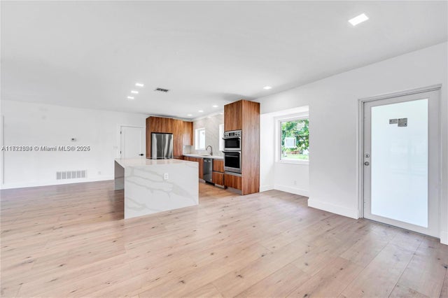 4 of 32 - 1418 Jefferson St, Hollywood, FL
