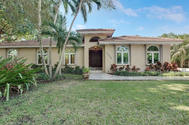 1 of 25 - 13550 Sw 82nd Ave, Pinecrest, FL