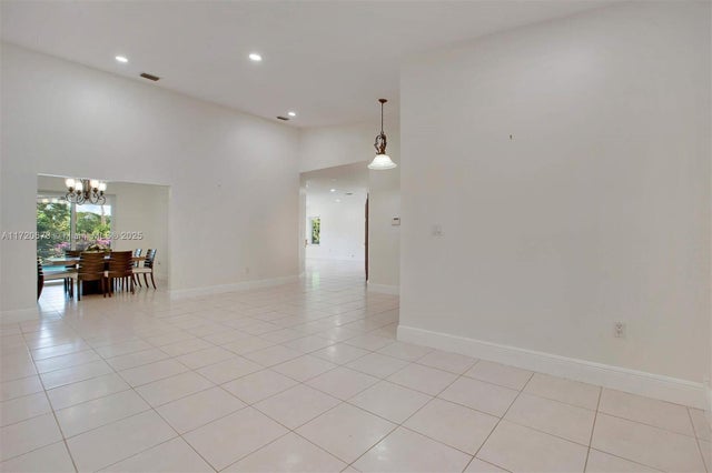 5 of 25 - 13550 Sw 82nd Ave, Pinecrest, FL