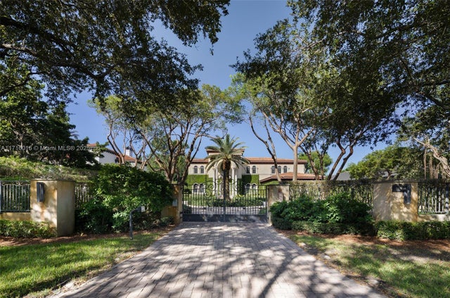 1 of 52 - 9940 W Suburban Dr, Pinecrest, FL
